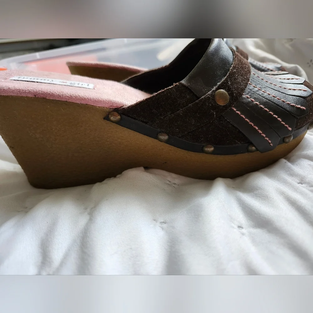 Tommy Girl WEDGES SIZE 8 NWOT PINK AND BROWN WITH BUBBLEGUM BOTTOMS SUPER CUTE🎀